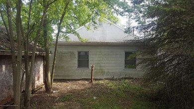 2106 Reo Rd, Lansing, MI 48910 - photo 3