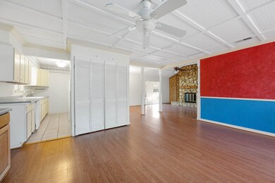 313 Sycamore St, Alvin, TX 77511 - photo 7