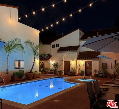 10926 Bluffside Dr unit 3, Studio City, CA 91604 - photo 2