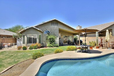 exterior_back_pool_view