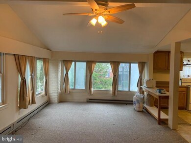 526 Hillcrest Place unit 2ND FLOOR, Gettysburg, PA 17325 - photo 3