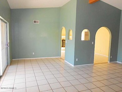 023-279089 - Living Room (2)