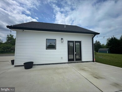 7012 Canterberry Ln, Rhoadesville, VA 22542 - photo 3