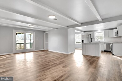 2340 Greensburg Rd, Martinsburg, WV 25404 - photo 6