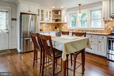 262 Locust St, New Holland, PA 17557 - photo 6