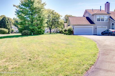 94 Killarney Dr, Schenectady, NY 12309 - photo 2