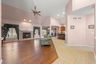 674 Friar Dr, Aurora, IL 60505 - photo 3