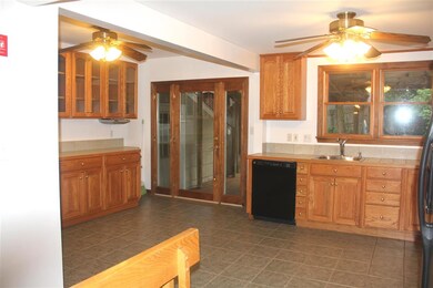 4 Dixville St, Nashua, NH 03063 - photo 2