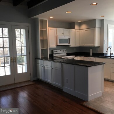 105 Locust St, Middleburg, VA 20117 - photo 4