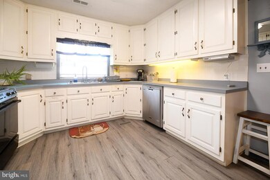 22239 Point Lookout Rd, Leonardtown, MD 20650 - photo 7