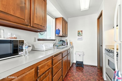 Morris_250708_38ave_Yakima_16