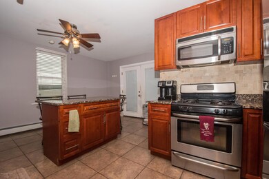 17 E Ann St, Wilkes Barre, PA 18705 - photo 4