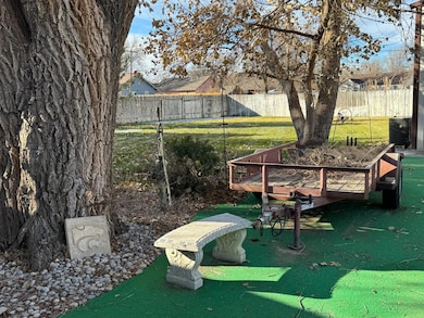 907 S Harrison St, Hugoton, KS 67951 - photo 3