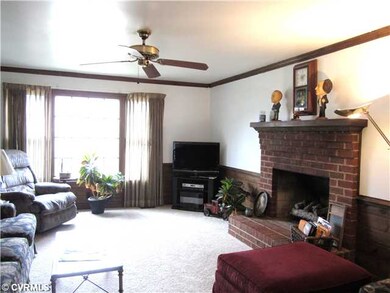 Den/Family/Great Room - Cozy den with new carpetin