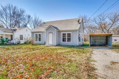 905 N Howeth St, Gainesville, TX 76240 - photo 3