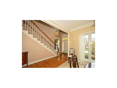 A GRAND ENTRY AND LOTS OF NATURAL LIGHT.