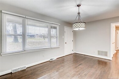 566 Hartness Rd, Statesville, NC 28677 - photo 2