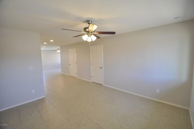 2470 E John Cabot Rd unit 3, Phoenix, AZ 85032 - photo 2