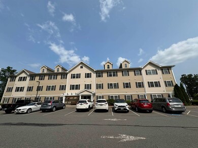 30 Sentinel Ct unit 301, Manchester, NH 03103 - photo 2