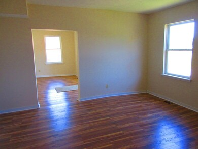 225 Jefferson Street 002