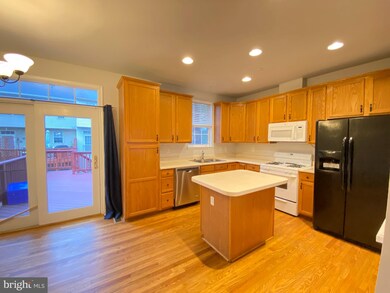 20836 Shamrock Glen Cir, Germantown, MD 20874 - photo 4