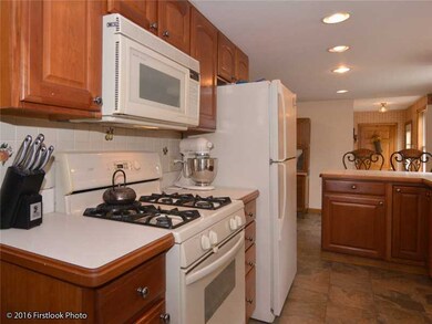 948 Putnam Pike, Chepachet, RI 02814 - photo 5