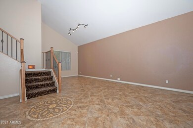 122 N Pineview Dr, Chandler, AZ 85226 - photo 2