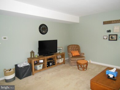 203 Heritage Ct, Walkersville, MD 21793 - photo 5