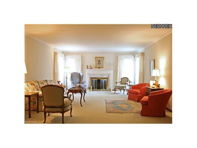 Stunning, large Living Room with great light, neut