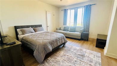 Willmore Apartments unit 711, Long Beach, CA 90802 - photo 2