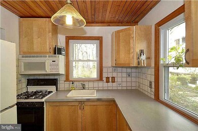 9218 Long Branch Pkwy, Silver Spring, MD 20901 - photo 7