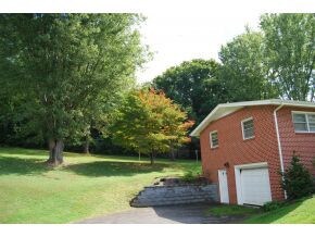 All brick ranch w5 Acres