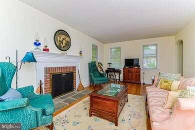 910 Delmont Dr, Wynnewood, PA 19096 - photo 3