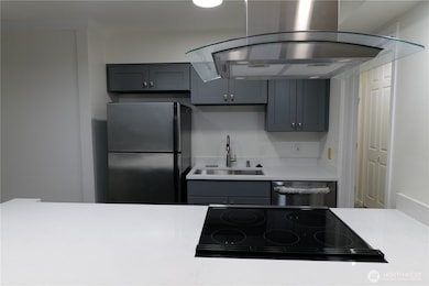 Royal Crest unit 1804, Seattle, WA 98121 - photo 6