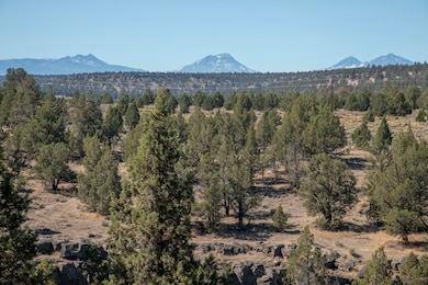 7950 NW Grubstake Way, Redmond, OR 97756 - photo 4