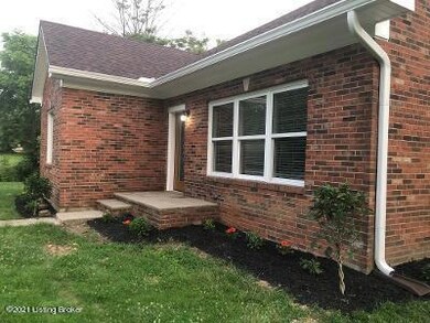 593 Main St, Lebanon Junction, KY 40150 - photo 2