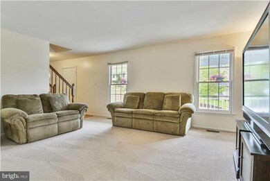15307 Walker Branch Ct, Laurel, MD 20707 - photo 5