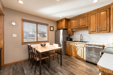 1704 N 15th St-17