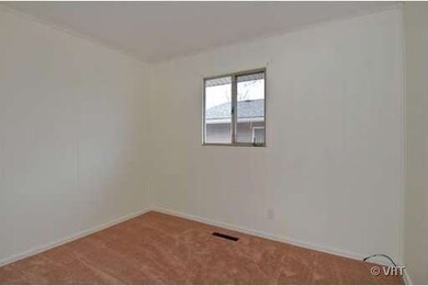 234 Butte Ln, Carpentersville, IL 60110 - photo 4