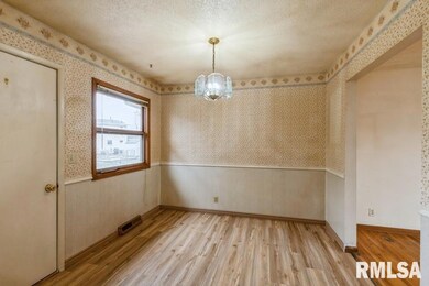 1807 Sutton Place, Bettendorf, IA 52722 - photo 5