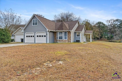 201 Bayside Dr, Warner Robins, GA 31088 - photo 2