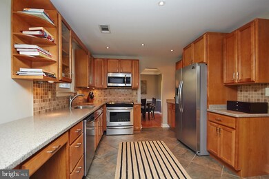 4334 Stream Bed Way, Alexandria, VA 22306 - photo 2