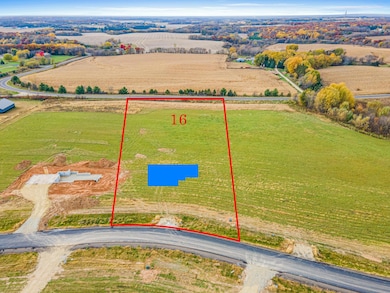 390 Candy Ln, Kinnickinnic Township, WI 54022 - photo 2