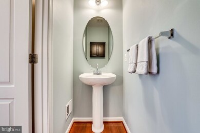 42933 Thornblade Cir, Ashburn, VA 20148 - photo 6