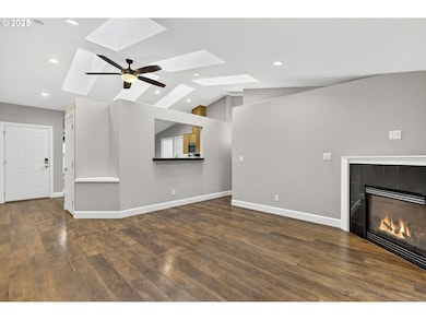 5118 NE Jarrett St, Portland, OR 97218 - photo 6