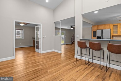 34 Rocky Pool Ln, Levittown, PA 19055 - photo 4