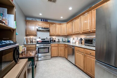 66 Cottonwood St, Jersey City, NJ 07305 - photo 3