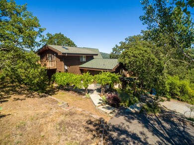 8306 Carolina Dr, Central Point, OR 97502 - photo 4