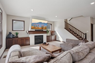 11-web-or-mls-200th St W-S3008-011.jpg