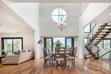 22139 Mulholland Dr, Woodland Hills, CA 91364 - photo 7